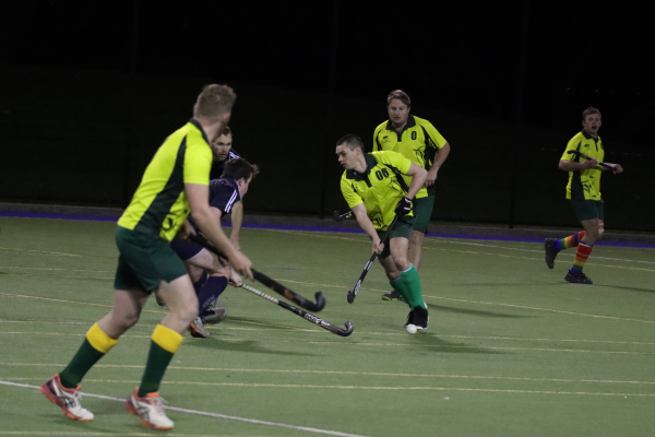 Hockey | Tigers and Burras light up the turf